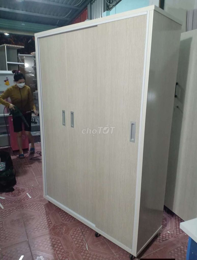 TỦ NHỰA ĐÀI LOAN CỬA LÙA 3 CÁNH MÀU VÂN GỖ SỒI . Mua bán Tủ, kệ gia đình tại Thành phố Thủ Dầu Một Bình Dương được đăng bởi Tủ nhựa đài loan hoàng quân hình 1