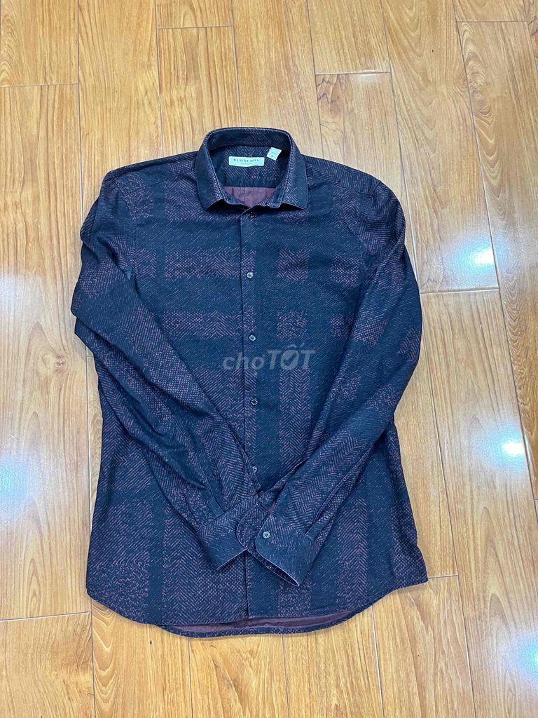 Áo sơ mi Burberry Nam S Đen, Đỏ tía Vải. Mua bán Quần áo tại Quận Hà Đông Hà Nội được đăng bởi MrLinh  hình 1