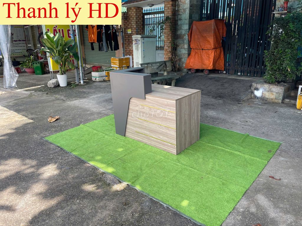 Quầy lễ tân-Quầy thu ngân-Quầy Thanh lý-Quầy 1m2=4. Mua bán Đồ dùng văn phòng tại Quận Tân Phú Tp Hồ Chí Minh được đăng bởi Nội Thất HD O9O253l225 hình 1
