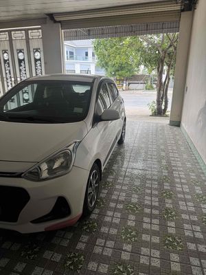 Hyundai Grand i10 Trắng Số tự động 5 chỗ