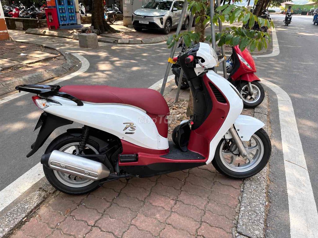 Скутер Honda PS 150i белый, красный
