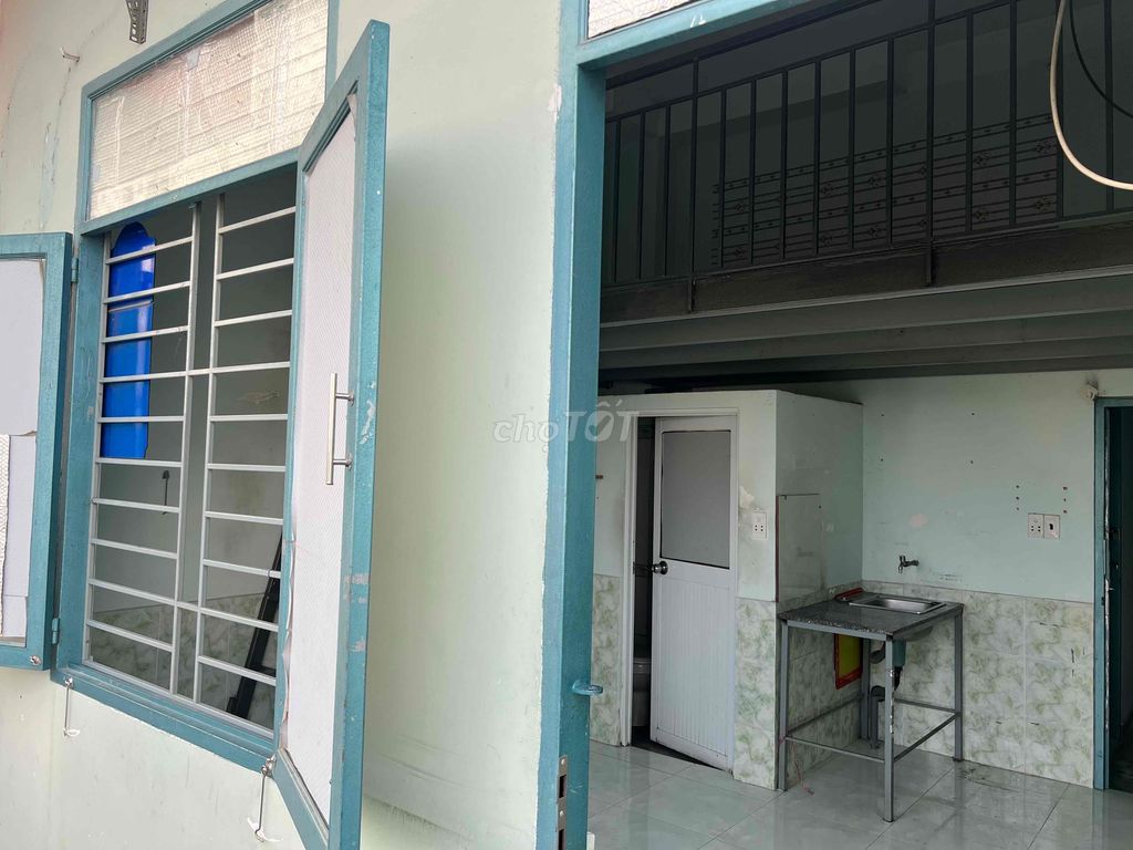 phong mặt tiền ban công rieng 30m2 phan van hơn. Cho thuê phòng trọ tại Quận 12 Tp Hồ Chí Minh được đăng bởi Nguyễn Tấn Phụng hình 2