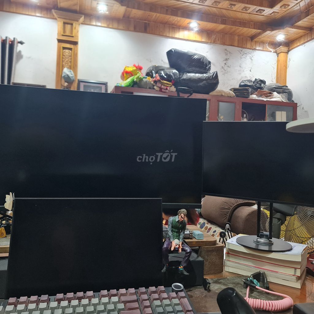 3 Màn hình. 1 cái34 inch 4K. 2 cái 16inch 2.5k. Mua bán Phụ kiện (Màn hình, Chuột...) tại Thị xã Hương Trà Thừa Thiên Huế được đăng bởi Bá vinh hình 1