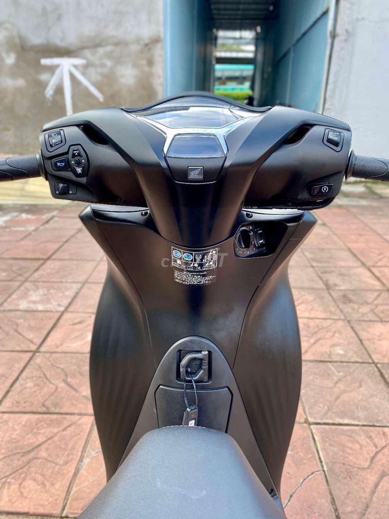 Honda SH 160i ABS 2023 ĐEN NHÁM odo 3.900Km. Mua bán Xe máy tại Quận Ninh Kiều Cần Thơ được đăng bởi Xe Máy TÂN LIÊN HƯNG 1 91B hình 7