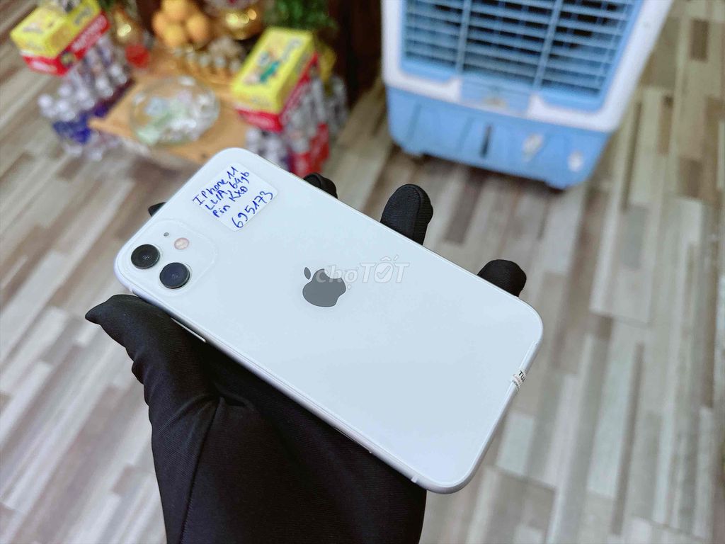 iPhone 11 64G quốc tế Mỹ màu Trắng 99% có Trả Góp. Mua bán Điện thoại tại Quận Hải Châu Đà Nẵng được đăng bởi TUẤN LUXURY MOBILE ĐÀ NẴNG hình 1