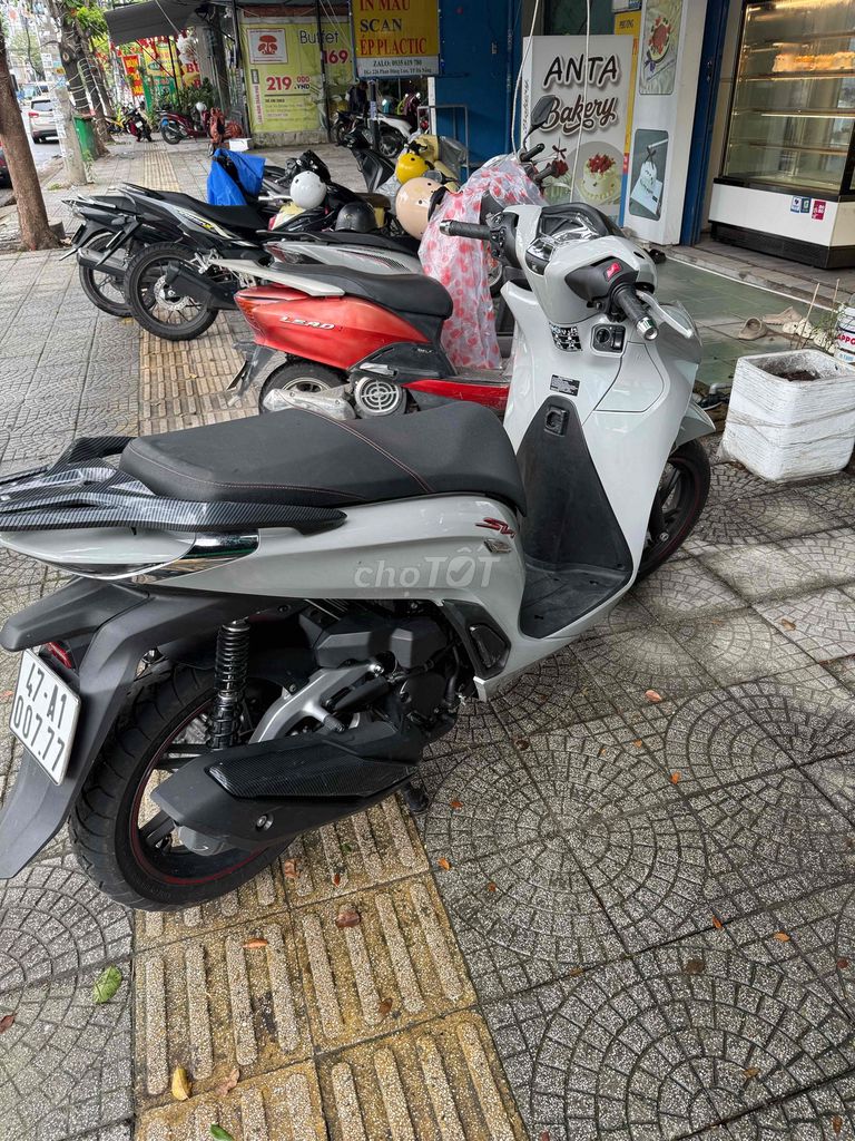 CẦN BÁN SH 350 2.000KM SIÊU CỌP. Mua bán Xe máy tại Quận Hải Châu Đà Nẵng được đăng bởi CHUYÊN BÁN XE LƯỚT hình 4