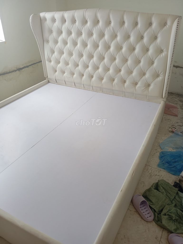 Giường ngủ 1.8x2m. Mua bán Giường, chăn ga gối nệm tại Quận Hoàng Mai Hà Nội được đăng bởi Hoàng Đặng Vũ hình 1