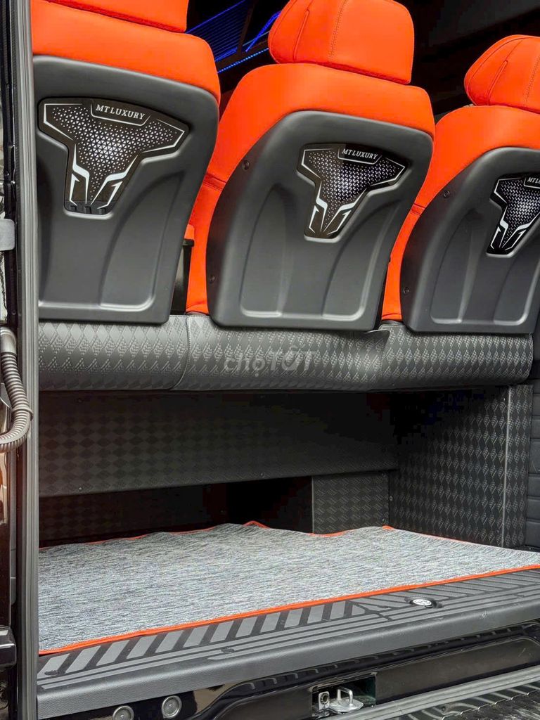 Ford Transit 2025 Limousine 12S. Mua bán Ô tô tại Quận 3 Tp Hồ Chí Minh được đăng bởi Lương Hoàng Long hình 16