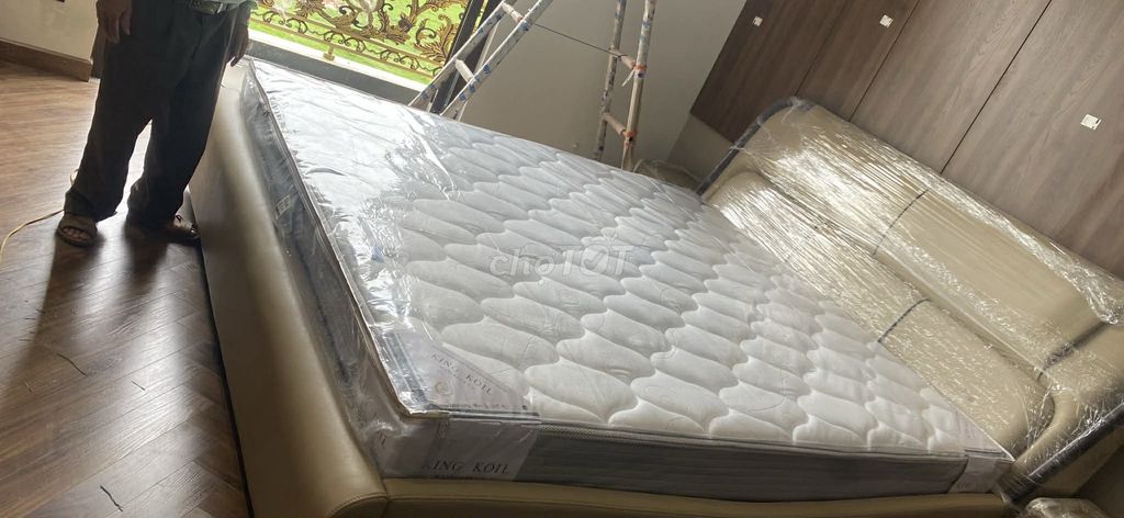 Thanh lý đệm lò xo Everon King Koil sử dụng 2 năm. Mua bán Giường, chăn ga gối nệm tại Quận Hà Đông Hà Nội được đăng bởi dao thi linh hình 1