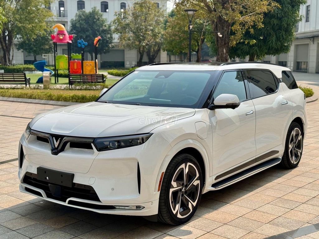 VinFast VF 9 TRẮNG-ĐỎ-ĐEN-XÁM-NỘI THẤT NÂU - ĐEN. Mua bán Ô tô tại Quận Bình Tân Tp Hồ Chí Minh được đăng bởi VinFast An Thái Bình Tân hình 8