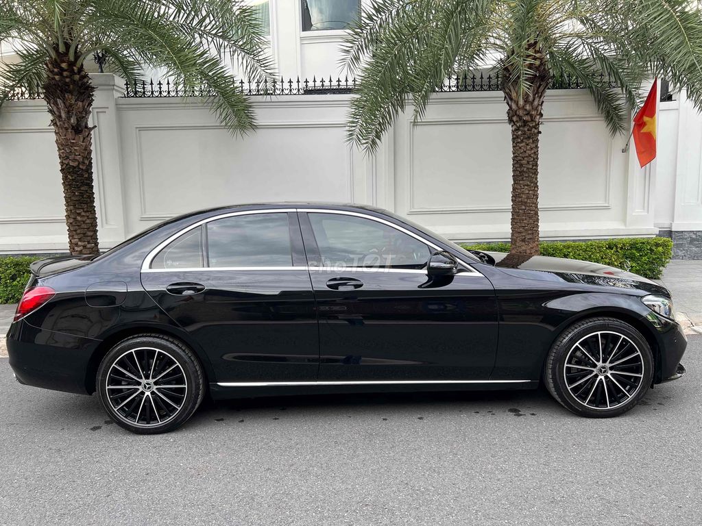 Mercedes C200 Exclusive odo 28k km siêu lướt 2019. Mua bán Ô tô tại Quận Bình Thạnh Tp Hồ Chí Minh được đăng bởi Nguyễn Thanh Tân hình 4