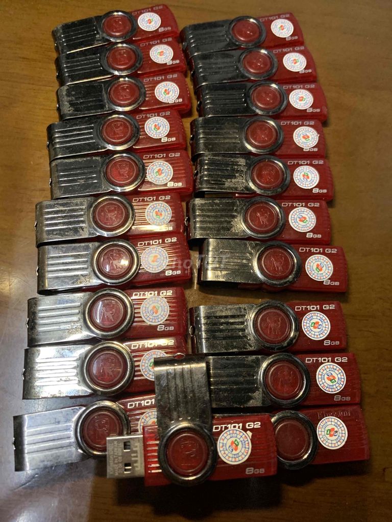 Kington FPT 16gb thanh lí. Mua bán Phụ kiện (Màn hình, Chuột...) tại Quận Kiến An Hải Phòng được đăng bởi Bảo Bình hình 1