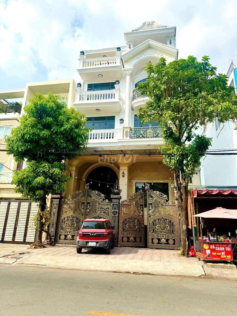 8 x 20 có 3 lầu 7pn 6wc sân thượng ( nhà full nội thất)