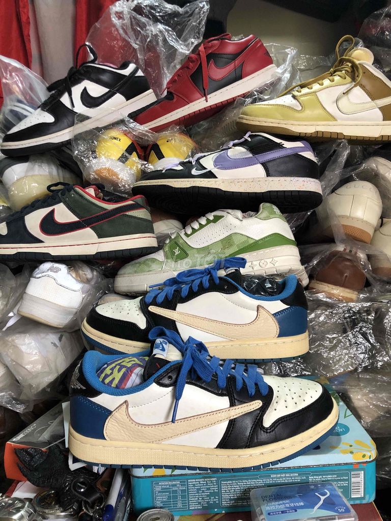 Giày thể thao Nike Travis Da thật 40-41. Mua bán Giày dép tại Huyện An Dương Hải Phòng được đăng bởi Tu Tang Quang hình 1