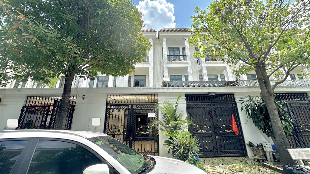Nhà Hoàn Công KDC Hoàng Nam 3, gần Hội Trường Đông Hòa, Trường Học