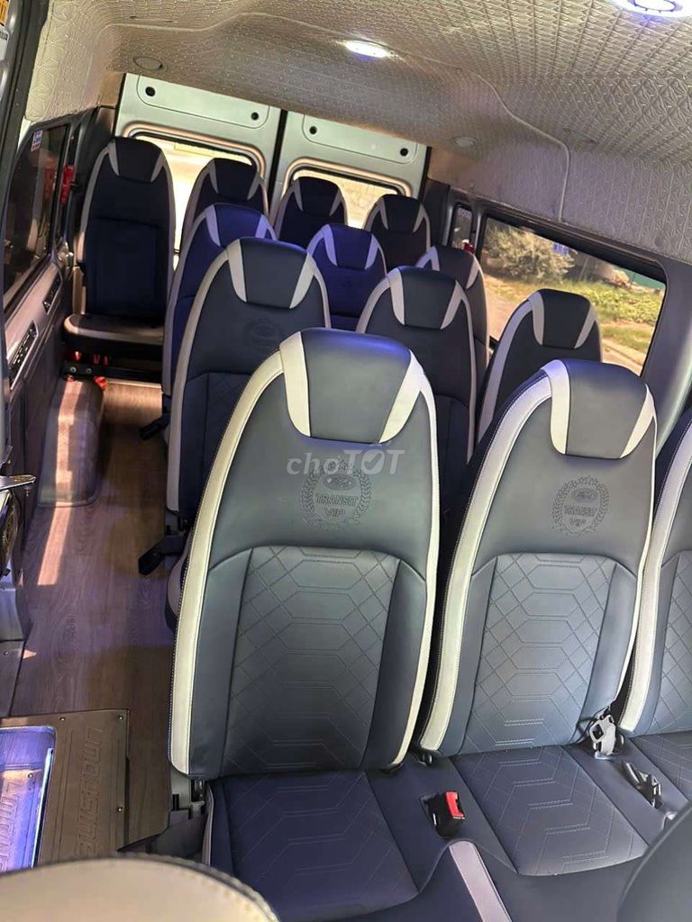 Ford transit 2023 Tiêu chuẩn - 10000 km. Mua bán Ô tô tại Quận Long Biên Hà Nội được đăng bởi Ngô hùng hình 8