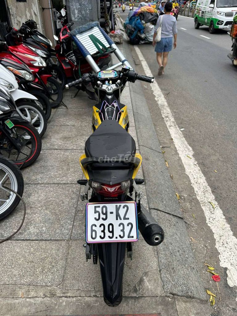 Honda sonic 150 2020 mới 90% Bstp chính chủ. Mua bán Xe máy tại Quận Tân Phú Tp Hồ Chí Minh được đăng bởi Tuanduy hình 4