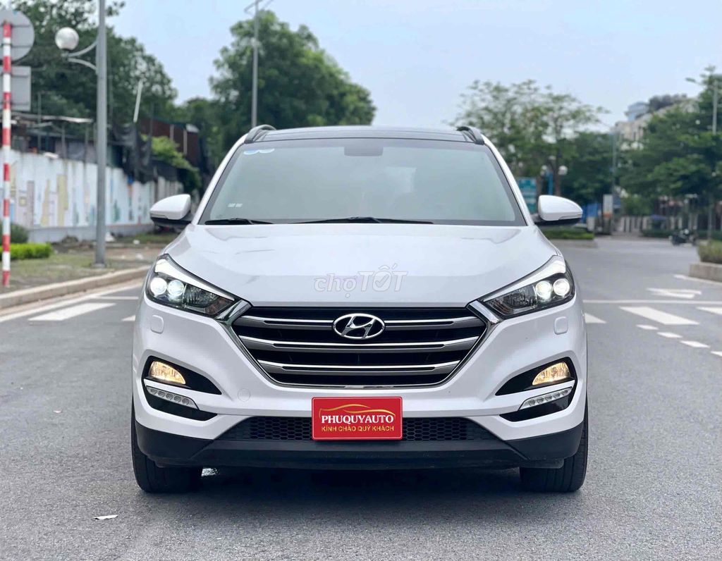 Hyundai Tucson 2017 2.0 AT dầu đặc biệt màu trắng