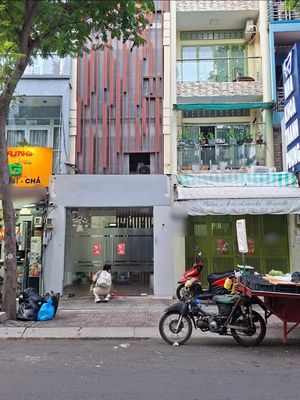 Аренда · 5 комн. · 54 м² · Quận 10, ул. Đường Bà Hạt