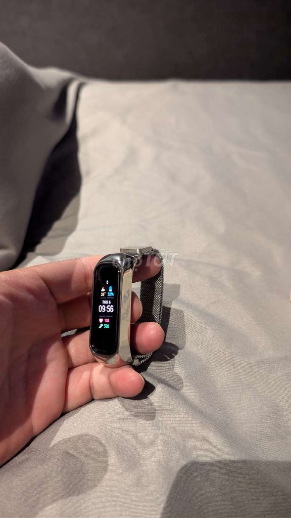Samsung Galaxy Fit 2 Bạc Milanese. Mua bán Thiết bị đeo thông minh tại Quận 1 Tp Hồ Chí Minh được đăng bởi Tris Duong hình 1