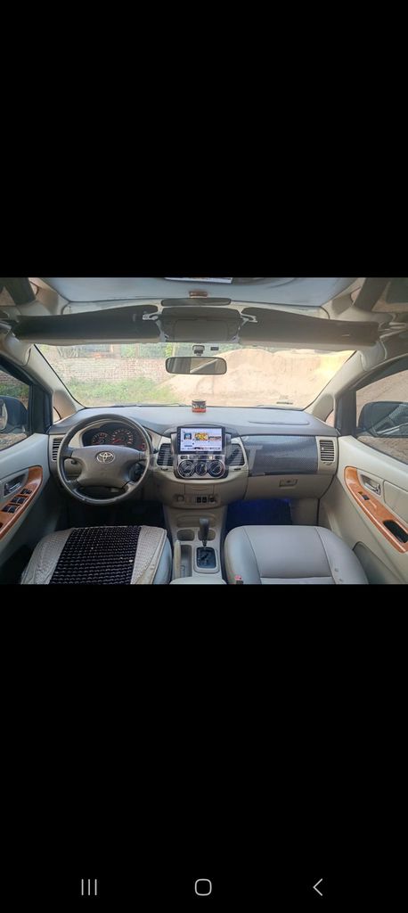 Toyota Innova V 2009 Автомат Серебристый