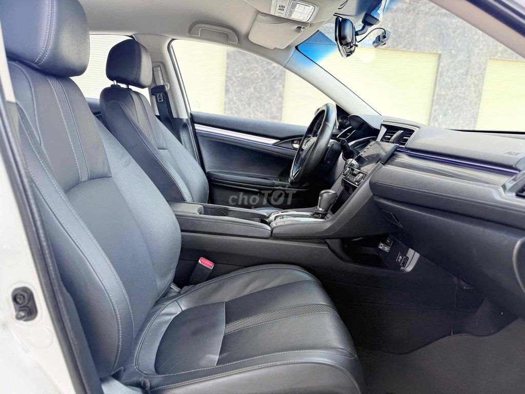 Honda Civic 2019 G 1.8 AT - 46000 km. Mua bán Ô tô tại Thành phố Biên Hòa Đồng Nai được đăng bởi lê văn thắng hình 13