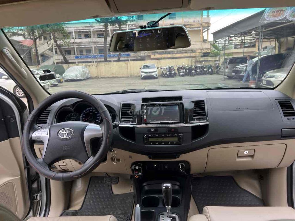 Toyota Fortuner 2015 2.7V 4x2 - 75000 km