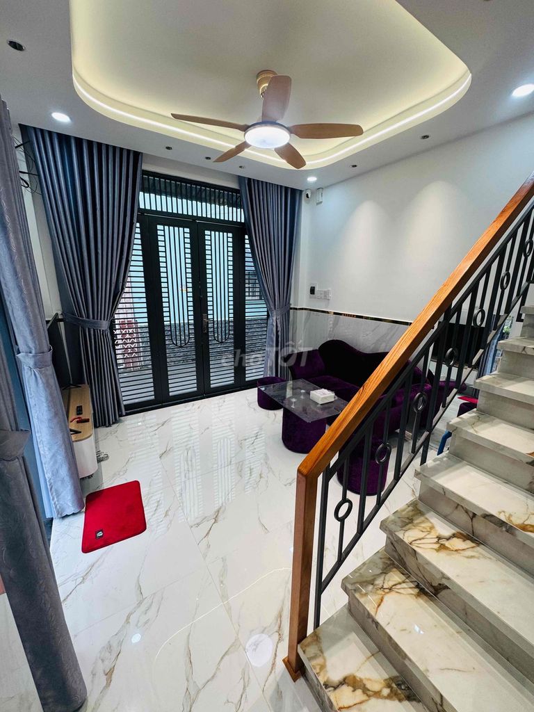 Новый красивый дом в переулке 276 Thống Nhất, в районе 16
