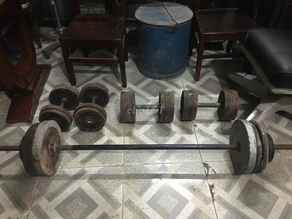 151 kg tạ sắt