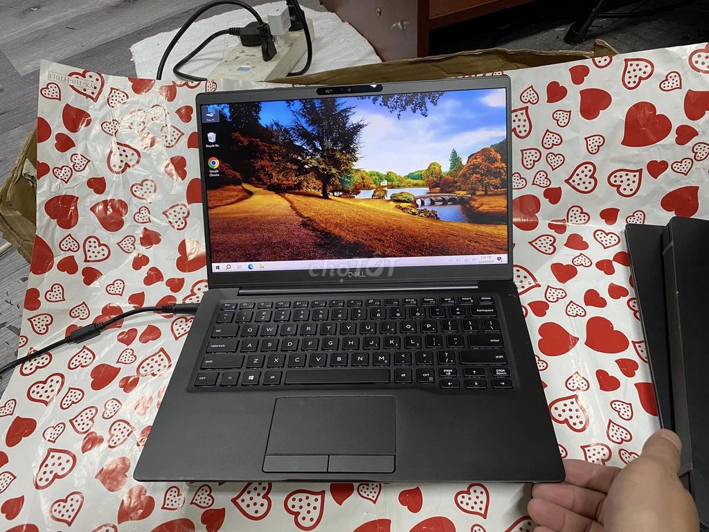 >>Dell latitude 7400..i7-8665u-8g-256g-vỏ cabron