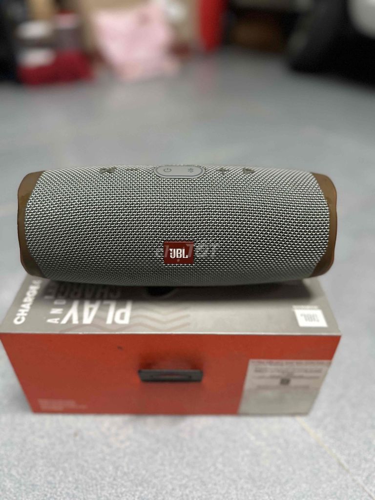 Loa Bluetooth JBL Charge 4 Xám. Mua bán Tivi, Âm thanh tại Quận 3 Tp Hồ Chí Minh được đăng bởi Thái Nhật Hà hình 1