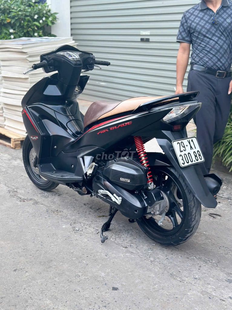 Honda Airblade 2015 zin chất. Mua bán Xe máy tại Quận Bắc Từ Liêm Hà Nội được đăng bởi E Hằng hình 6