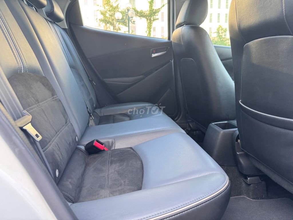 Mazda 2 Luxury model 2021 màu trắng sedan. Mua bán Ô tô tại Quận 12 Tp Hồ Chí Minh được đăng bởi Xuân Trường hình 5