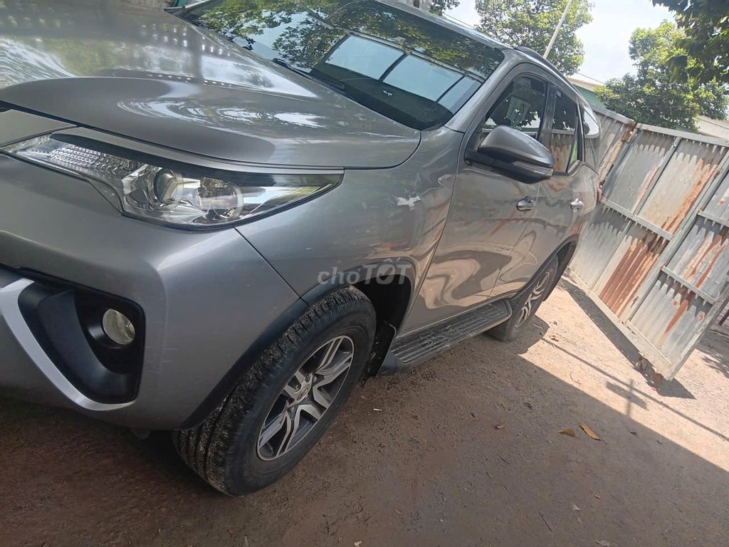 Toyota Fortuner 2017 2.4G 4x2 - 150000 km. Mua bán Ô tô tại Thành phố Dĩ An Bình Dương được đăng bởi Phạm Đông hình 1