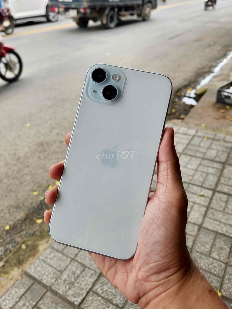 iPhone 15 Plus 128GB Bạc Đã qua sử dụng. Mua bán Điện thoại tại Quận Cái Răng Cần Thơ được đăng bởi Khưu Nguyễn Phi Hùng hình 1