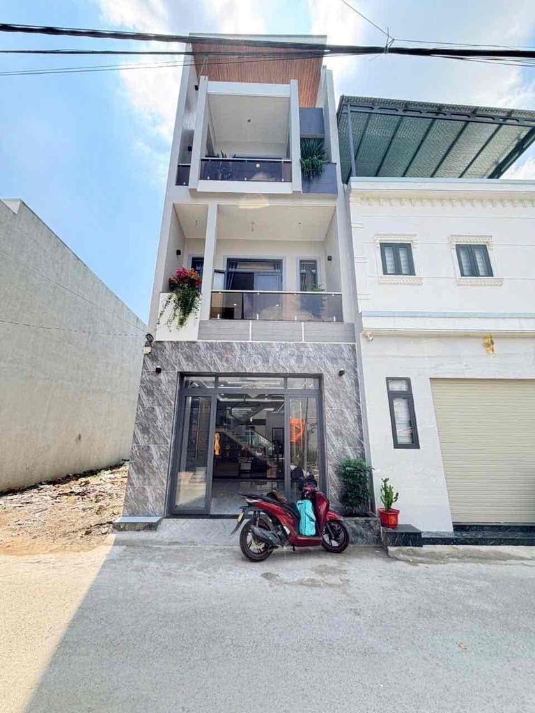 CHỦ GỬI BÁN NHÀ 1 TRỆT 2 LẦU ( hoá an cũ). Diện tích : 5x16=80M2.