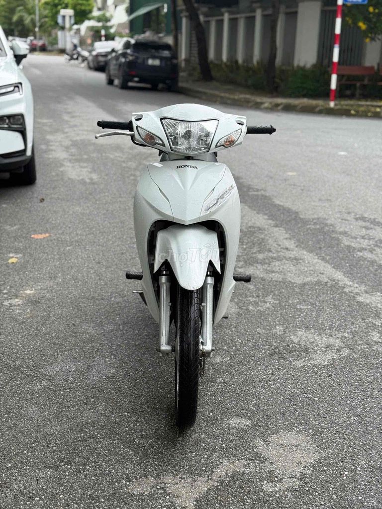 Honda Wave 110 2017 оригинальный белый в отличном состоянии