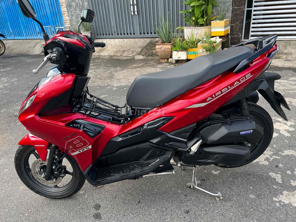 Honda Air Blade 125 2024 Красный