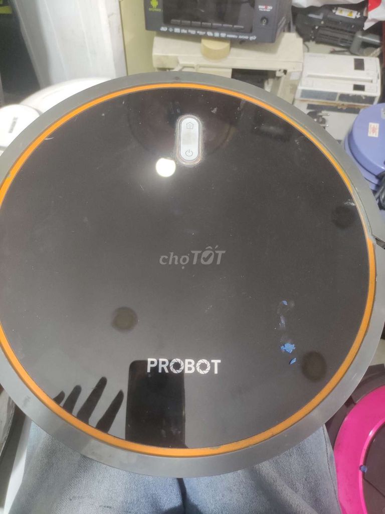 Robot hút bụi Probot khá đẹo cho thợ