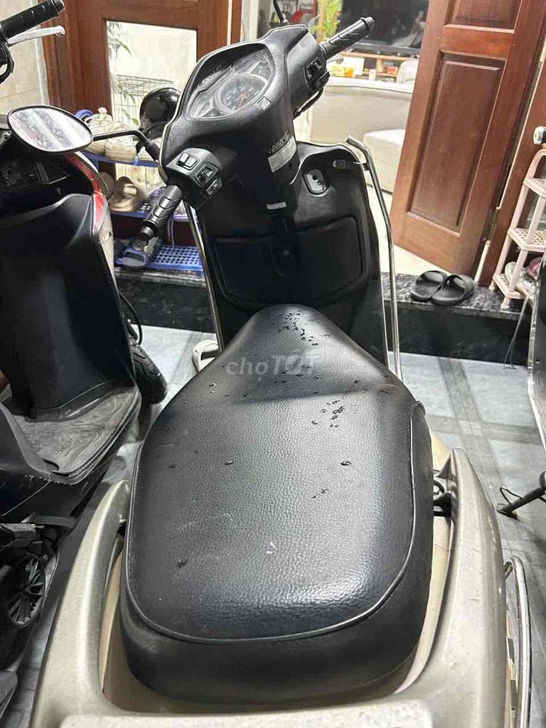 xe lead vàng cát đẹp zin nguyên ít đi  2011. Mua bán Xe máy tại Quận Thanh Xuân Hà Nội được đăng bởi doan kim ly hình 2