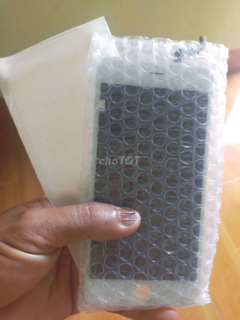 Màn hình điện thoại iPhone 7pl mới chưa lắp vào