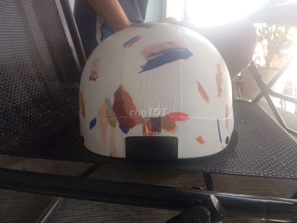 Mũ bảo hiểm Nón Sơn Trắng họa tiết Unisex. Mua bán Phụ kiện thời trang khác tại Huyện Phú Giáo Bình Dương được đăng bởi Tỷ hình 1