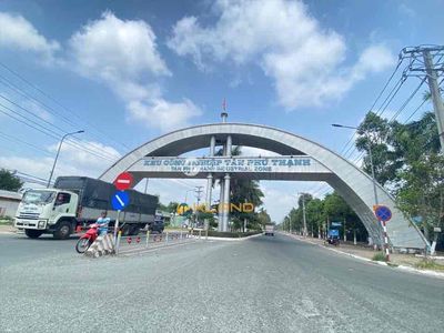 nền tìm năng,đang có quy hoạch mở lộ 61-61C qua ngã 4 giao thông,