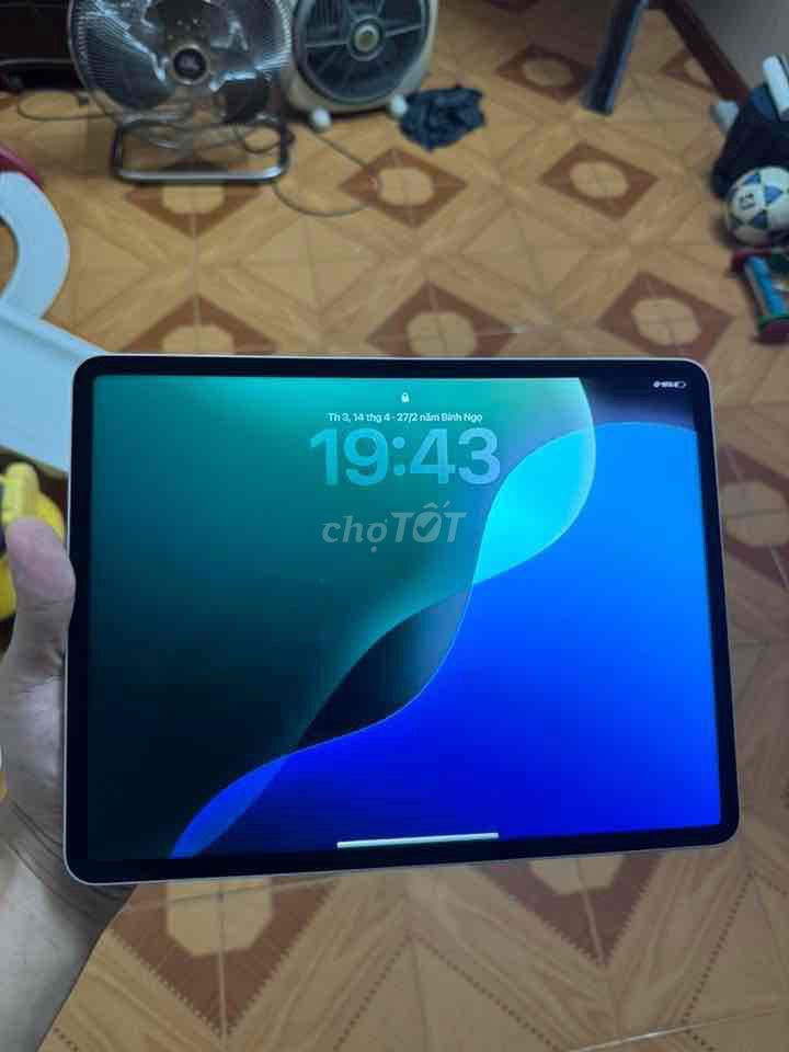 Apple iPad AIR  64 + Wifi Xám. Mua bán Máy tính bảng tại Thành phố Buôn Ma Thuột Đắk Lắk được đăng bởi Hoàng thế Vĩnh  hình 1