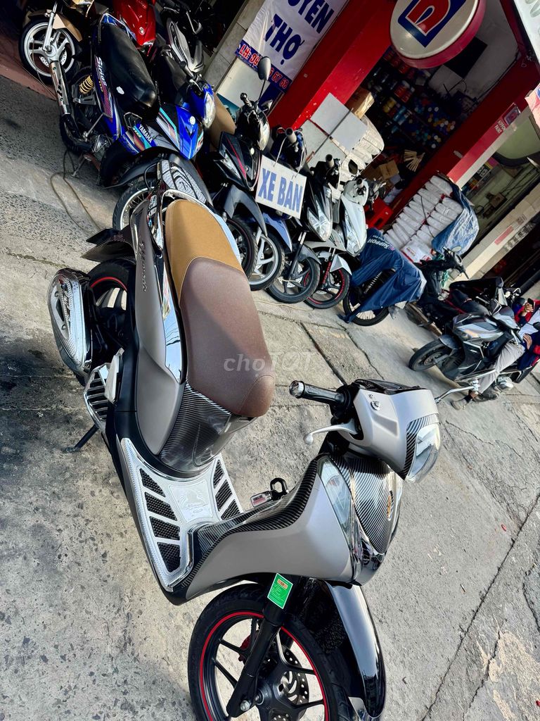 🔵🔵 SH Mode bạc đen đký T12/2018 xe đẹp có góp. Mua bán Xe máy tại Thành phố Biên Hòa Đồng Nai được đăng bởi XE MÁY CŨ THÀNH MỸ  hình 2