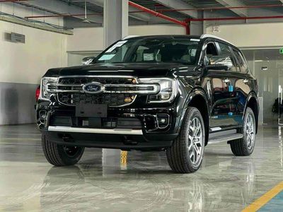 2026 Ford Everest 4x4 sẵn xe giao liền