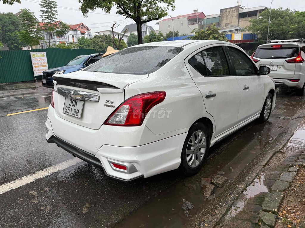Nissan Sunny, белый, 5 мест