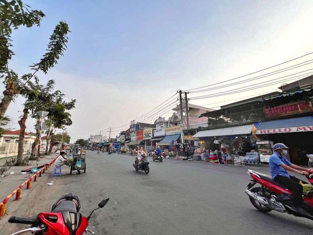 Bán mặt tiền kinh doanh ngang 8 phường An Phú Thuận An