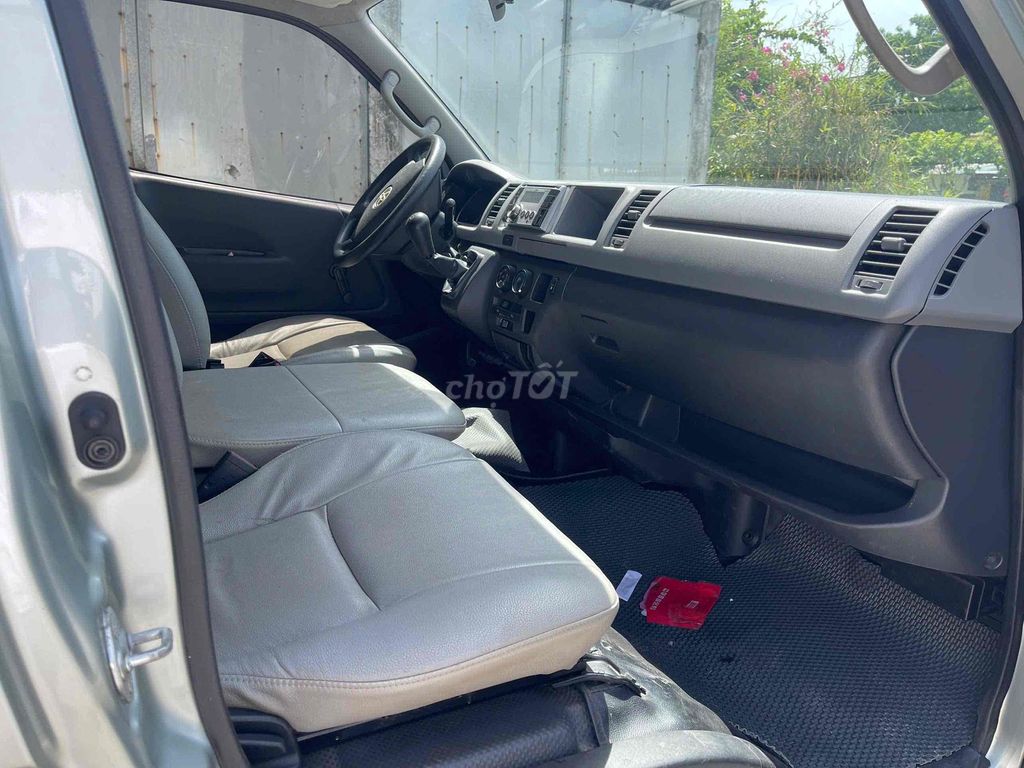 hiace cuối 2010 xăng nhà nước thanh lý. Mua bán Ô tô tại Quận Cẩm Lệ Đà Nẵng được đăng bởi Phat nhuan hình 3