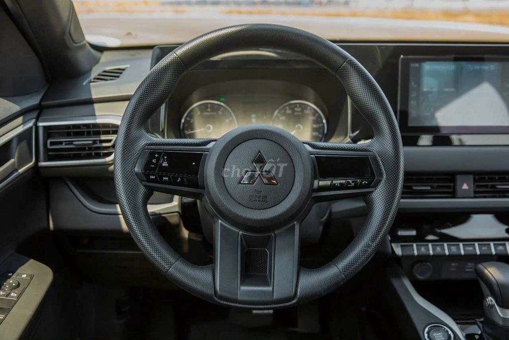 XFORCE GLX 2025, Tặng BHVC + gói phụ kiện 15TR. Mua bán Ô tô tại Quận Ninh Kiều Cần Thơ được đăng bởi Minh Tuấn  Đại Lý Mitsubishi Cần Thơ hình 8